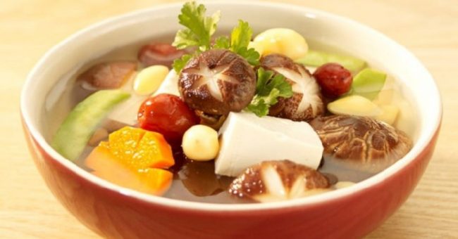 Cách nấu canh nấm chay hạt sen ngon thanh mát, dễ làm Cách nấu canh nấm chay hạt sen ngon thanh mát, dễ làm