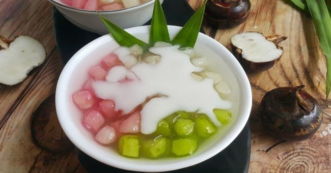 Cách nấu chè hạt sen củ năng thơm mát