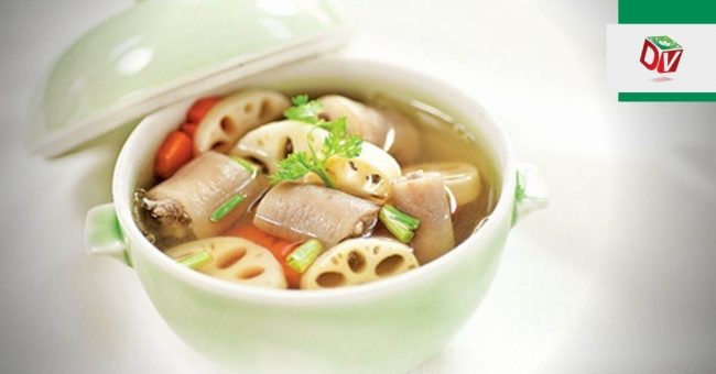 Canh củ sen hầm đuôi heo